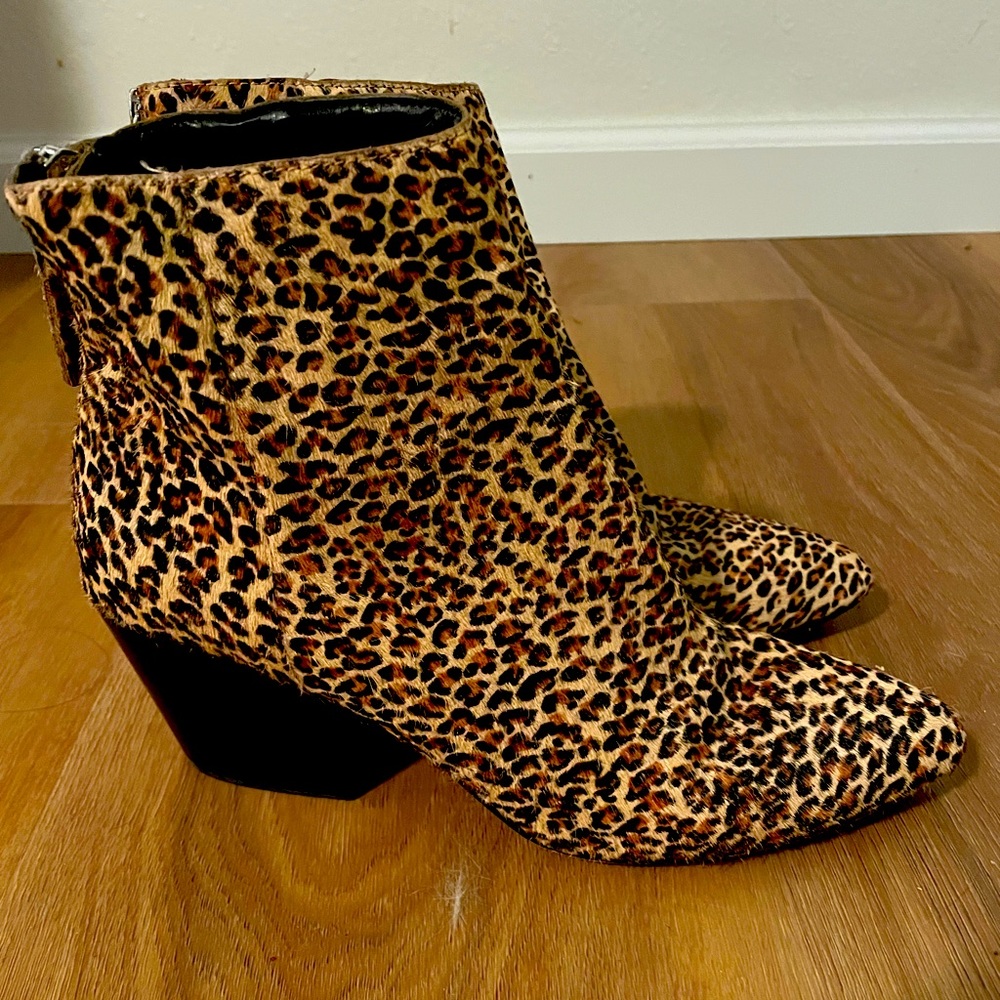 Leopard suede bootie sz 8